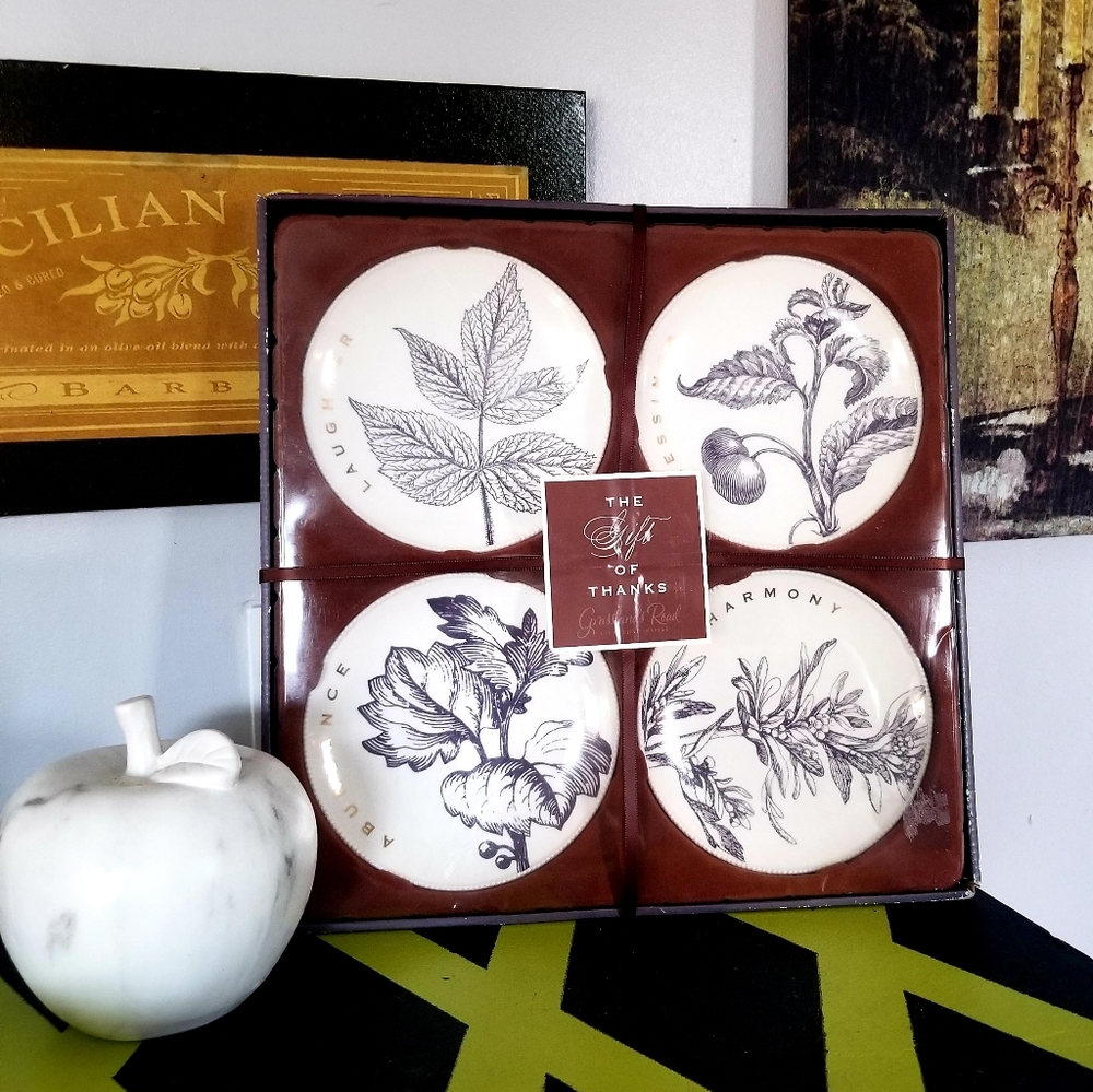 Grasslands Roads Thanksgiving Appetizer plate set.